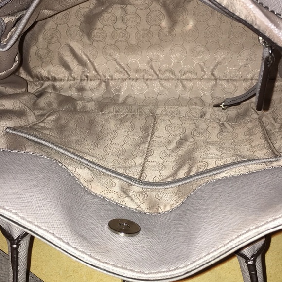 EUC Michael Kors bag-large - Picture 4 of 4